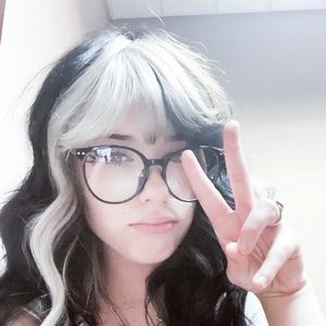 Meet your Posher, Ella